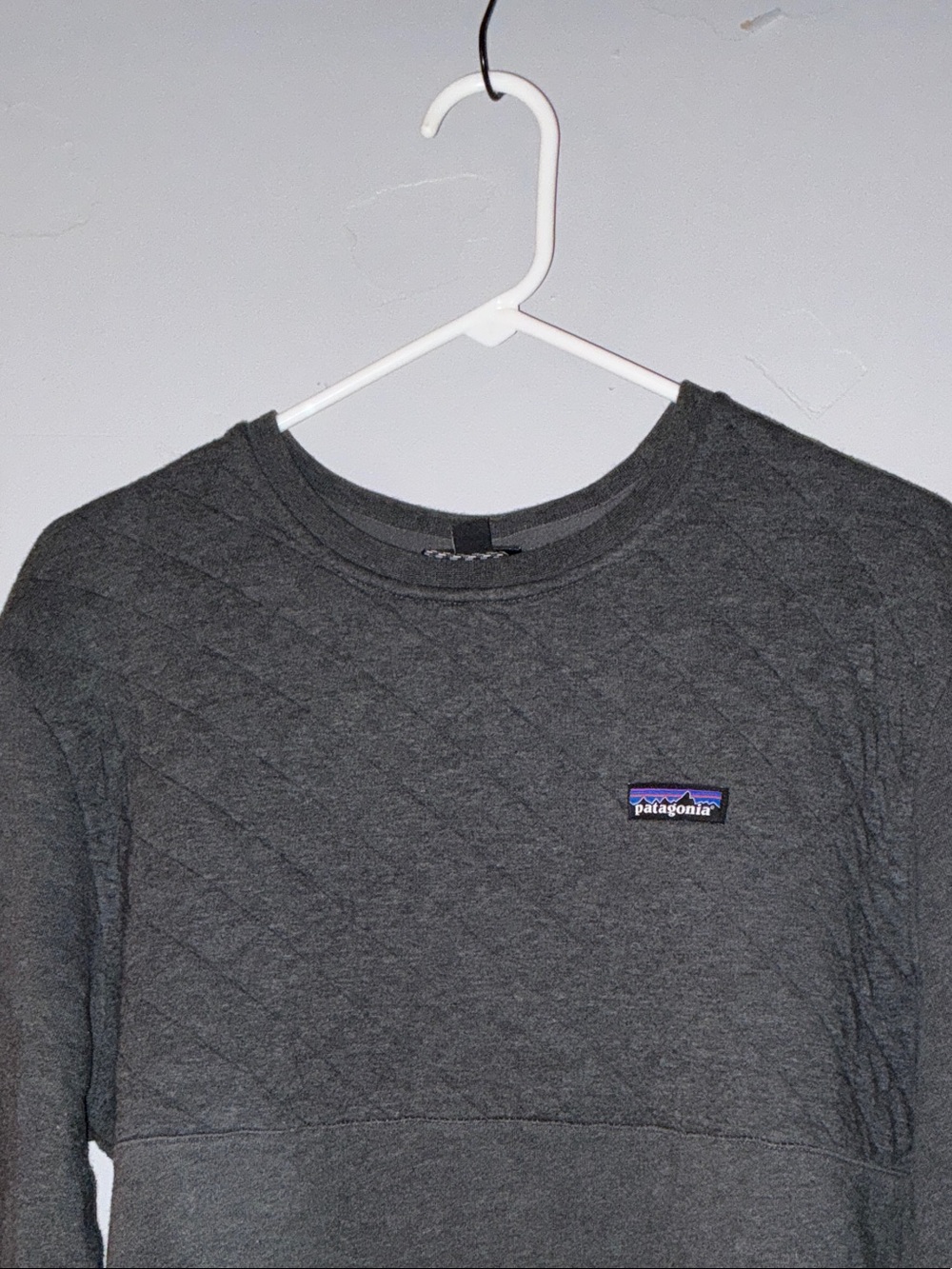 Patagonia Women’s Black Pullover Crew Sweatshirt - Picture 15 of 16